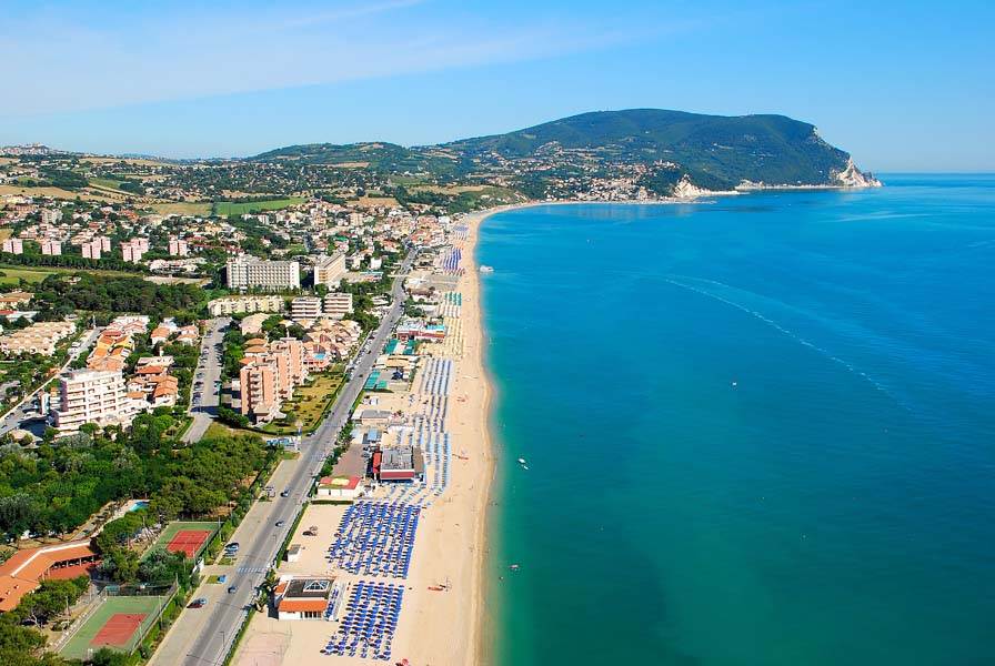 negozio in vendita a Numana in zona Marcelli