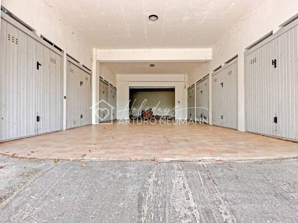 locale di sgombero in vendita a Numana in zona Svarchi