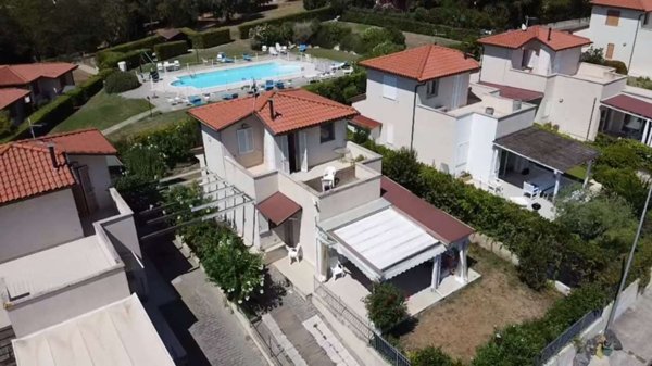 casa indipendente in vendita a Numana in zona Taunus