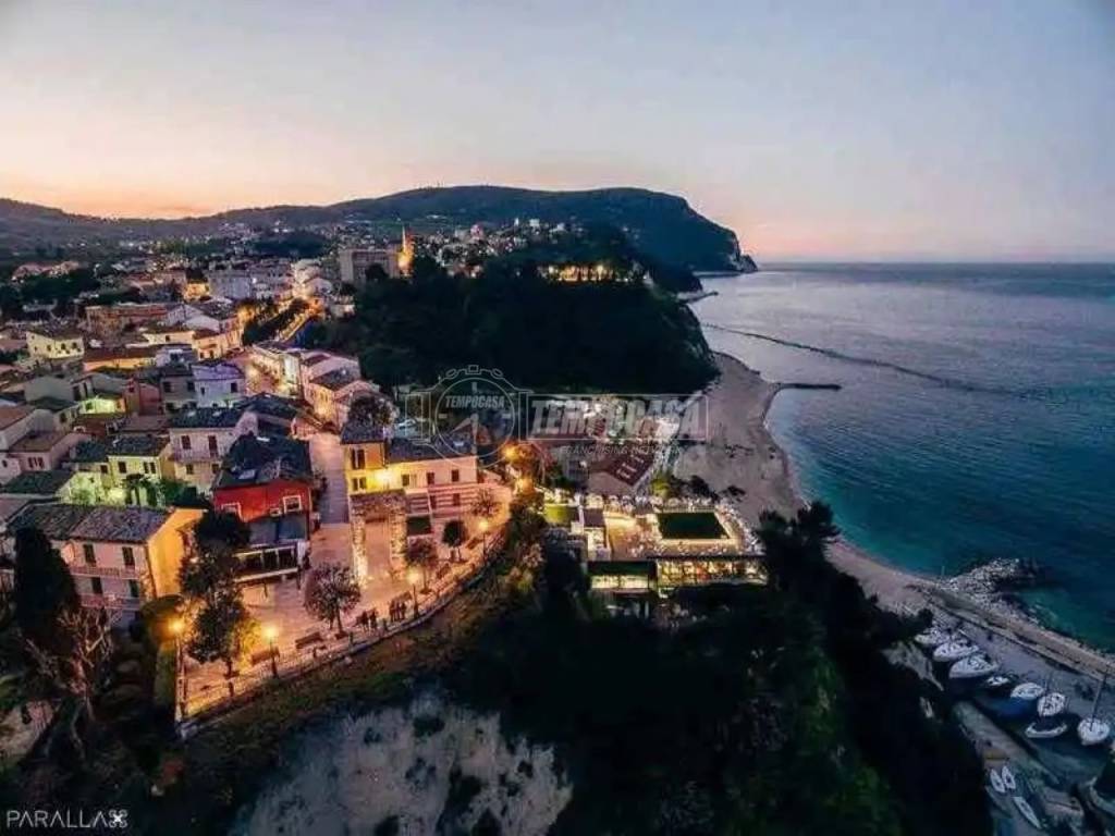negozio in vendita a Numana