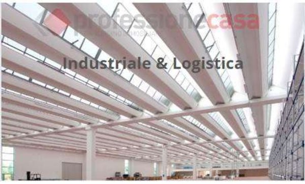 locale di sgombero in vendita a Numana