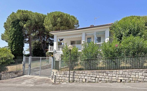 casa indipendente in vendita a Numana in zona Taunus