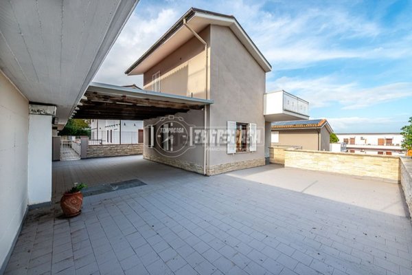 casa indipendente in vendita a Numana in zona Marcelli