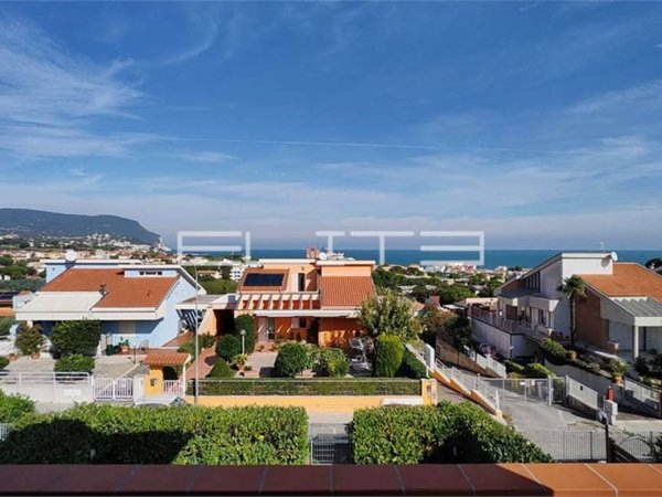 appartamento in vendita a Numana in zona Marcelli