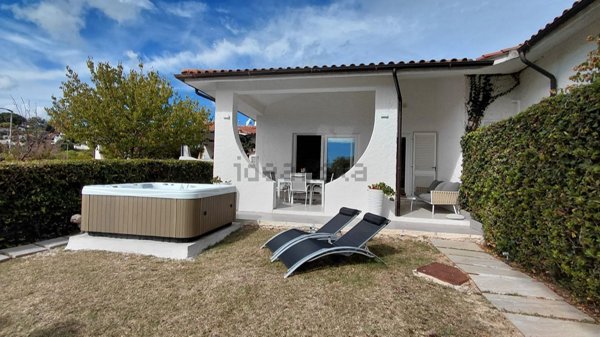 casa indipendente in vendita a Numana