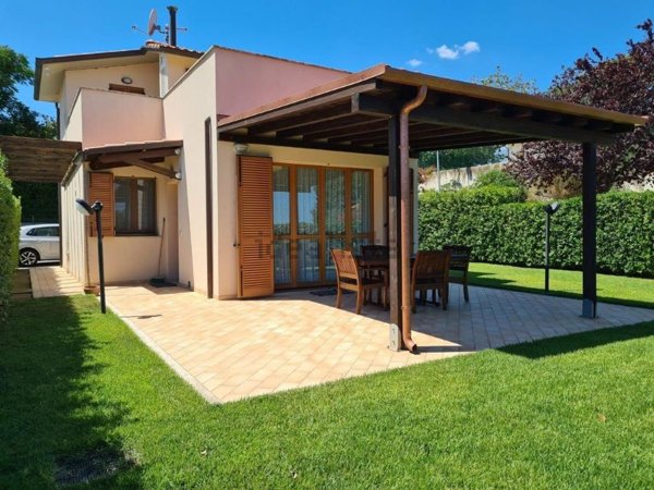 casa indipendente in vendita a Numana in zona Taunus