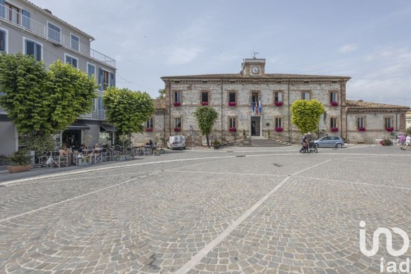 locale commerciale in vendita a Numana