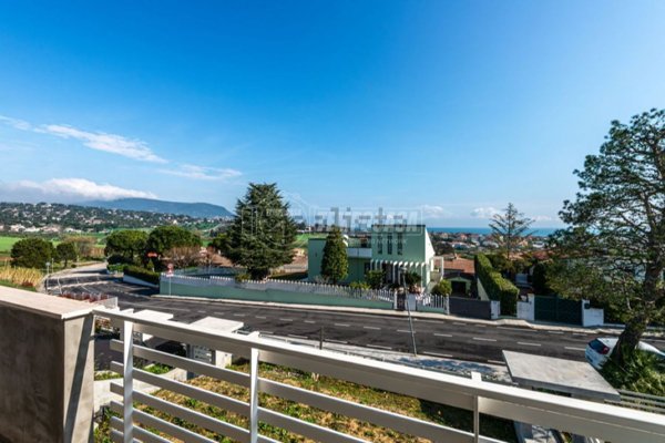 casa indipendente in vendita a Numana