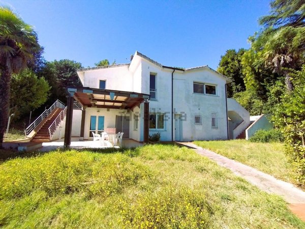 casa indipendente in vendita a Numana in zona Taunus