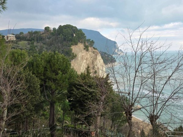 casa indipendente in vendita a Numana