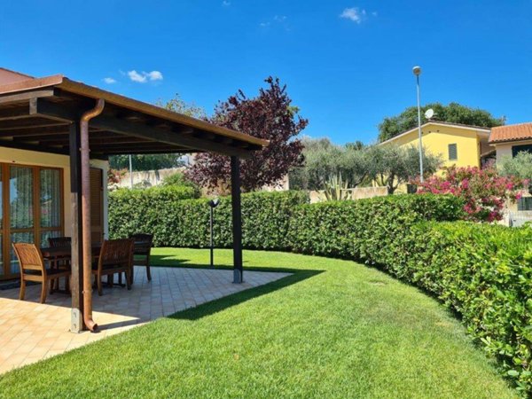 casa indipendente in vendita a Numana in zona Svarchi