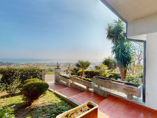 casa indipendente in vendita a Numana in zona Svarchi