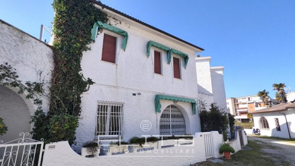 casa semindipendente in vendita a Numana in zona Marcelli