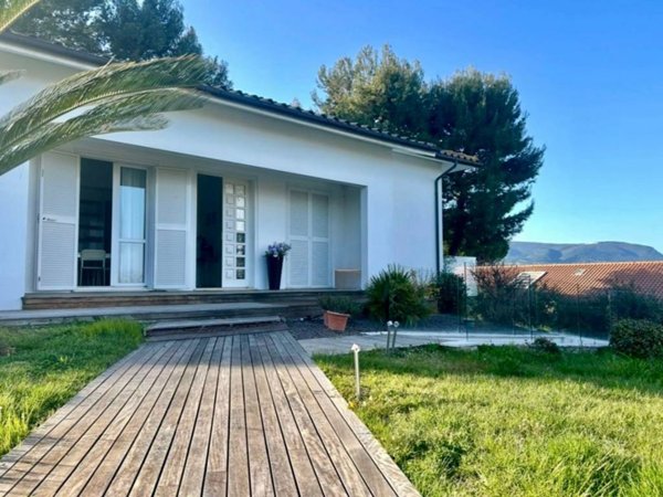 casa indipendente in vendita a Numana in zona Marcelli