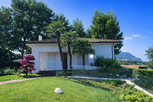 casa indipendente in vendita a Numana in zona Marcelli