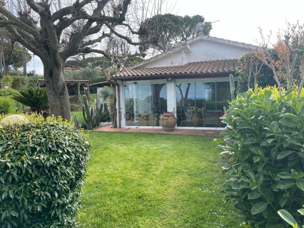 casa indipendente in vendita a Numana in zona Taunus