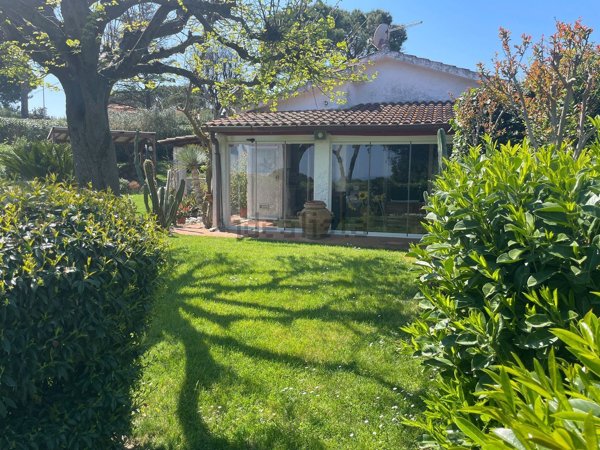 casa indipendente in vendita a Numana in zona Taunus