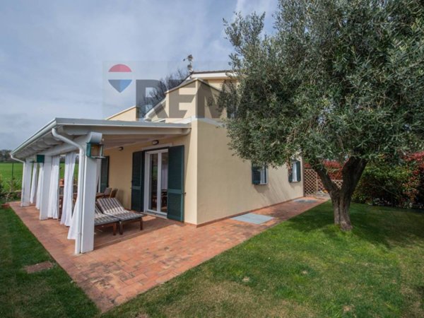 casa indipendente in vendita a Numana in zona Svarchi