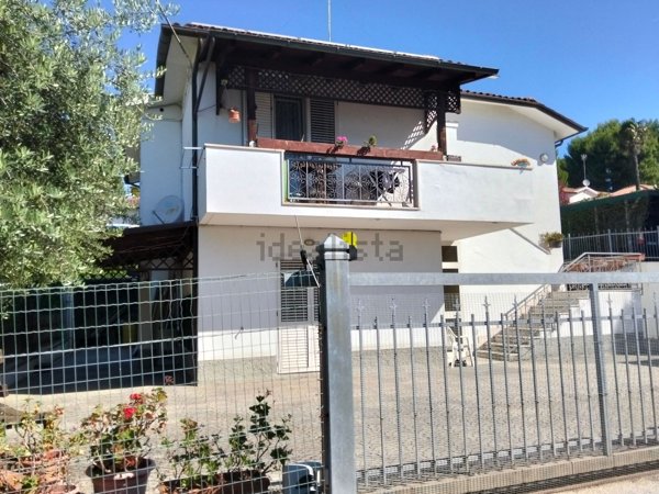 casa indipendente in vendita a Numana in zona Taunus