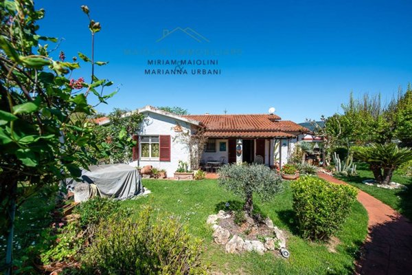 casa indipendente in vendita a Numana in zona Taunus
