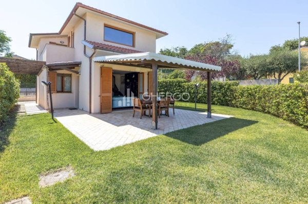 casa indipendente in vendita a Numana in zona Taunus