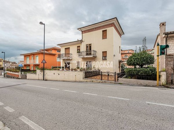appartamento in vendita a Numana in zona Taunus