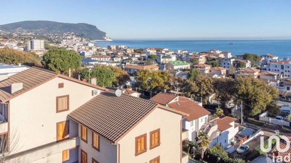 appartamento in vendita a Numana in zona Marcelli