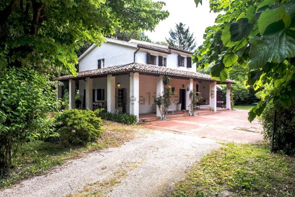 casale in vendita ad Offagna