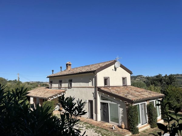 terreno agricolo in vendita ad Offagna