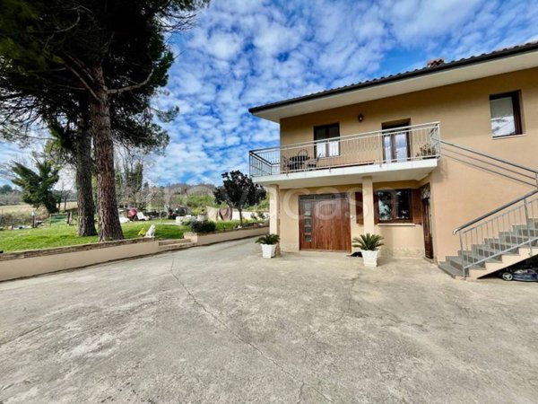 casa indipendente in vendita ad Offagna