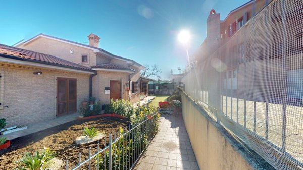 casa semindipendente in vendita ad Offagna