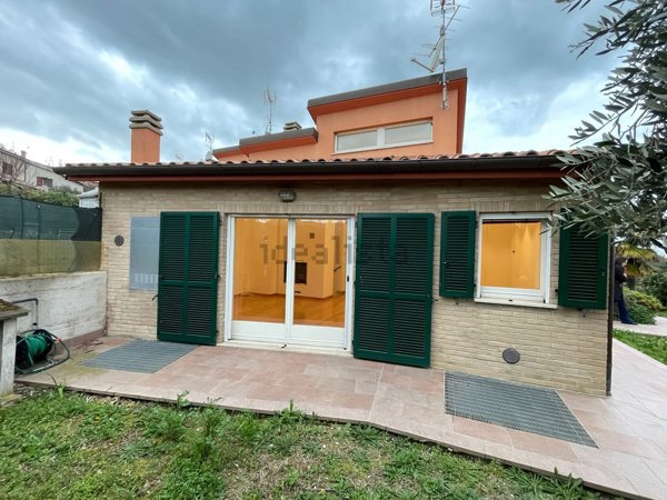 casa indipendente in vendita ad Offagna