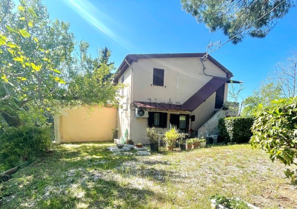 casa indipendente in vendita ad Offagna