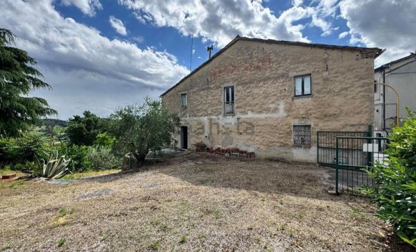 casa semindipendente in vendita ad Offagna