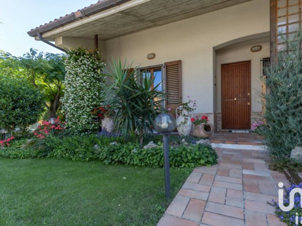 casa indipendente in vendita ad Osimo in zona Padiglione