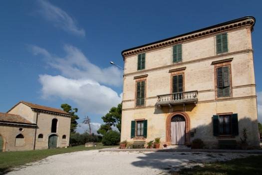 villa in vendita ad Osimo in zona San Biagio