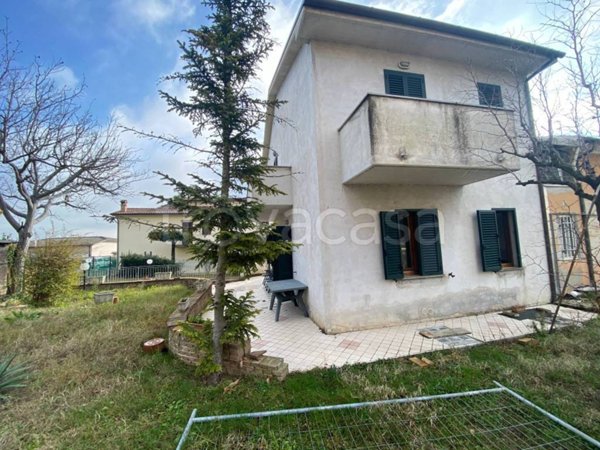 casa indipendente in vendita ad Osimo in zona Passatempo