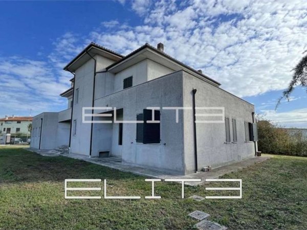 casa indipendente in vendita ad Osimo in zona San Biagio
