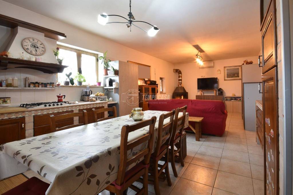 casa indipendente in vendita ad Osimo