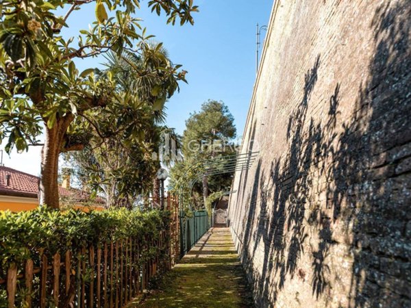 negozio in vendita ad Osimo