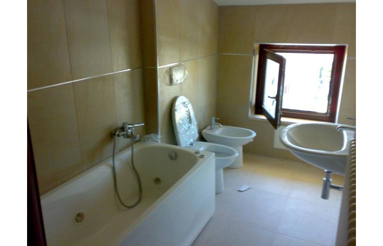 casa indipendente in vendita ad Osimo in zona Campocavallo