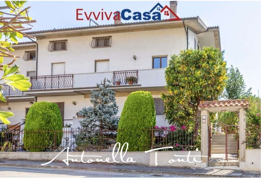 casa indipendente in vendita ad Osimo