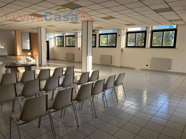 ufficio in vendita ad Osimo