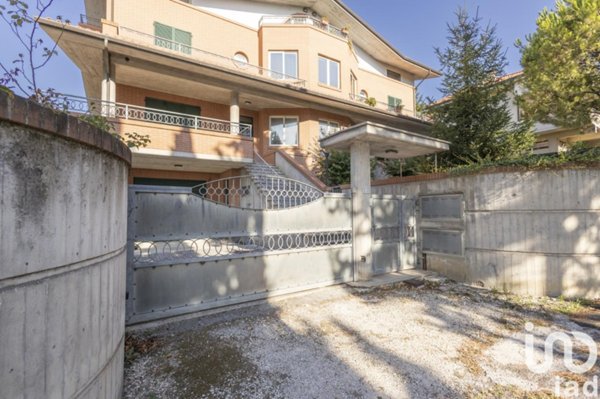 casa indipendente in vendita ad Osimo