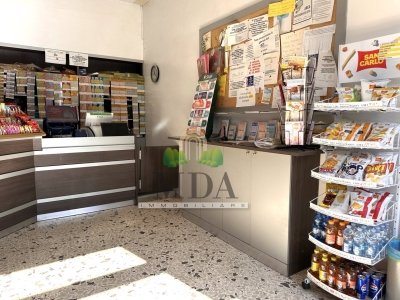 negozio in vendita ad Osimo