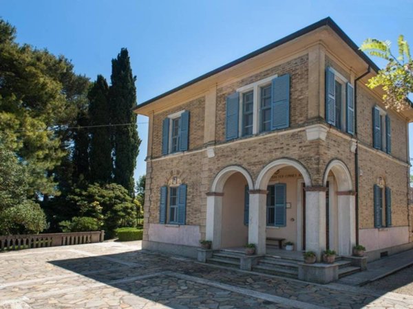 casa indipendente in vendita ad Osimo in zona Abbadia