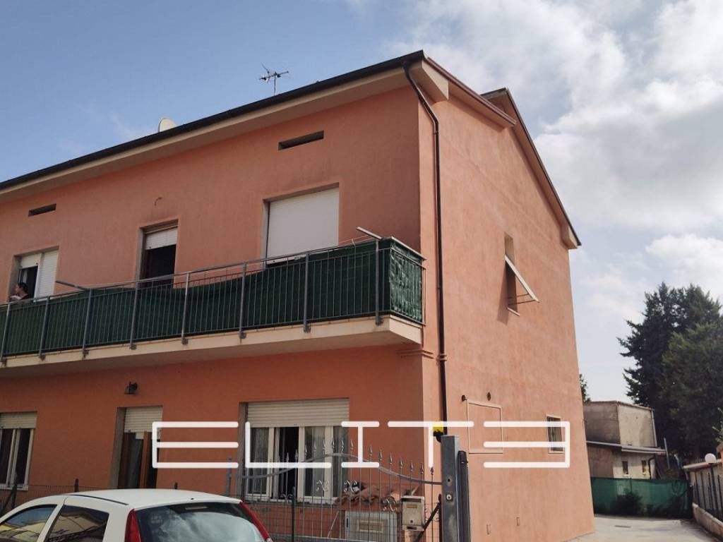 casa indipendente in vendita ad Osimo in zona Passatempo