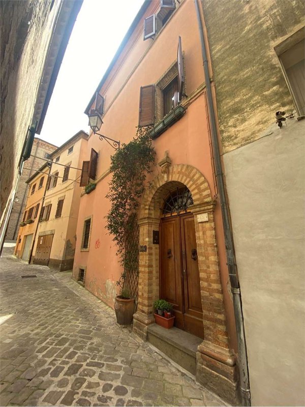 esavano in vendita ad Osimo