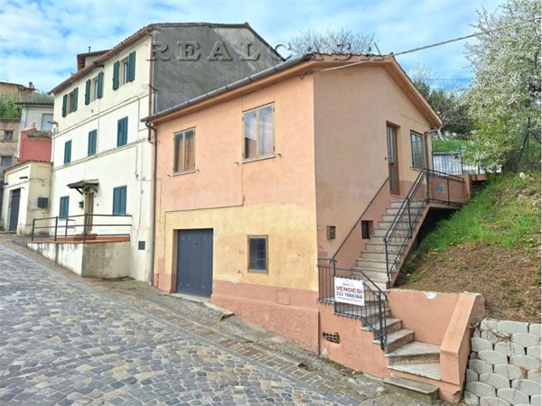 casa indipendente in vendita ad Osimo in zona San Valentino