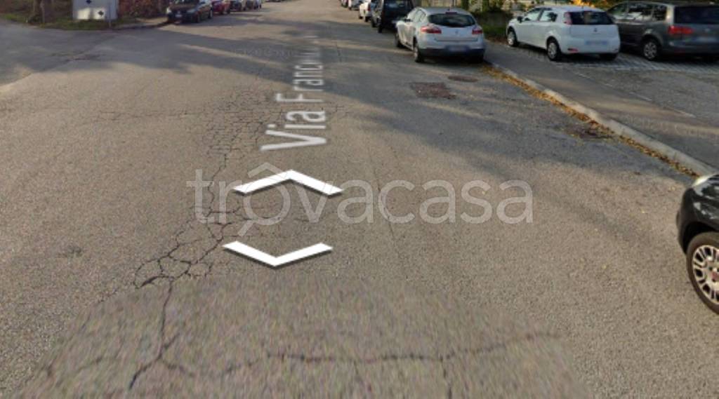 locale commerciale in vendita ad Osimo in zona Osimo Stazione